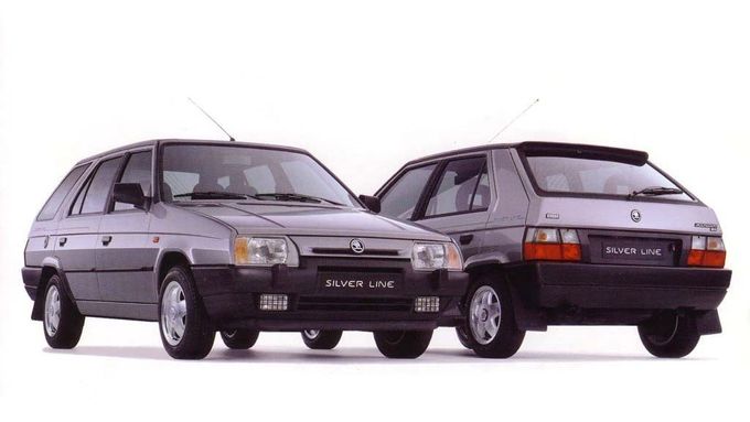 Škoda Favorit v roce 1993 jasně dominovala českému trhu s novými auty.