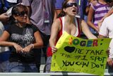 Fanynky sice věří, že se Roger Federer dokáže vrátit na světový trůn, ale letos se Švýcarovi v klíčových zápasech až tolik nedaří.