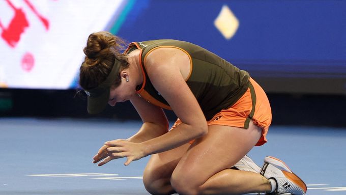 Podívejte se na sestřih semifinále mezi Noskovou a Pegulaovou.