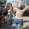 Euro 2012, aktivistka z hnutí Femen protestuje v Kyjevě proti prostituci