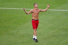 Francie se topí v slzách. Plakal i Ronaldo, nejdřív kvůli zranění, pak v euforii z titulu
