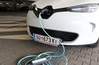 Německo bude už od května dotovat nákup aut s elektrickým pohonem - jak elektromobilů, tak hybridů