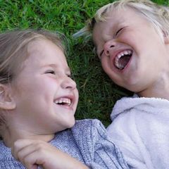 Smějící se děti