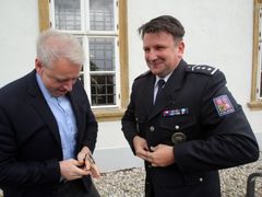 Ministr Chovanec a šéf policie Tuhý.