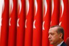 Turecký premiér upevňuje svou moc nad vzpurnou armádou