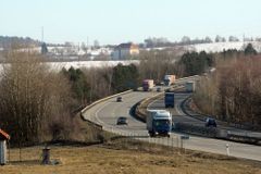 Nehoda dvou kamionů blokovala pět hodin dálnici D1