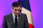 Tři čtvrtiny Francouzů chtějí, aby Fillon odstoupil z kampaně. 90 % voličů ho má za nečestného