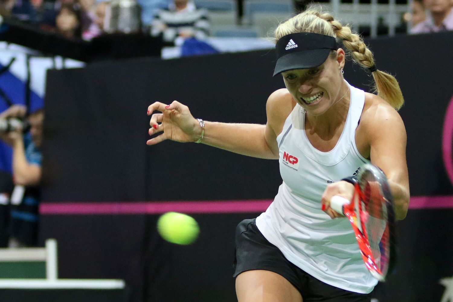 Fed Cup, finále 2014: Angelique Kerberová v zápase s Petrou Kvitovou