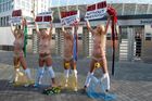 Aktivistky protestují proti údajnému nátlaku UEFA. Ta prý na ukrajinskou vládu tlačí, aby povolila během šampionátu prostituci.