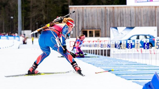 Gabriela Soukalová zapomíná v Ruhpoldingu hůlku na střelnici