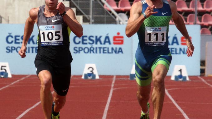 Pavel Maslák (vlevo) utíká vstříc českým rekordům.