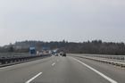 Dálnici D1 na Brno uzavřel před Humpolcem hořící kamion