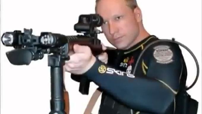 Zřejmě nejznámější šílený střelec poslední doby Anders Breivik.
