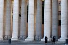 Vatikán chce soudit Itala, který z protestu vylezl na chrám
