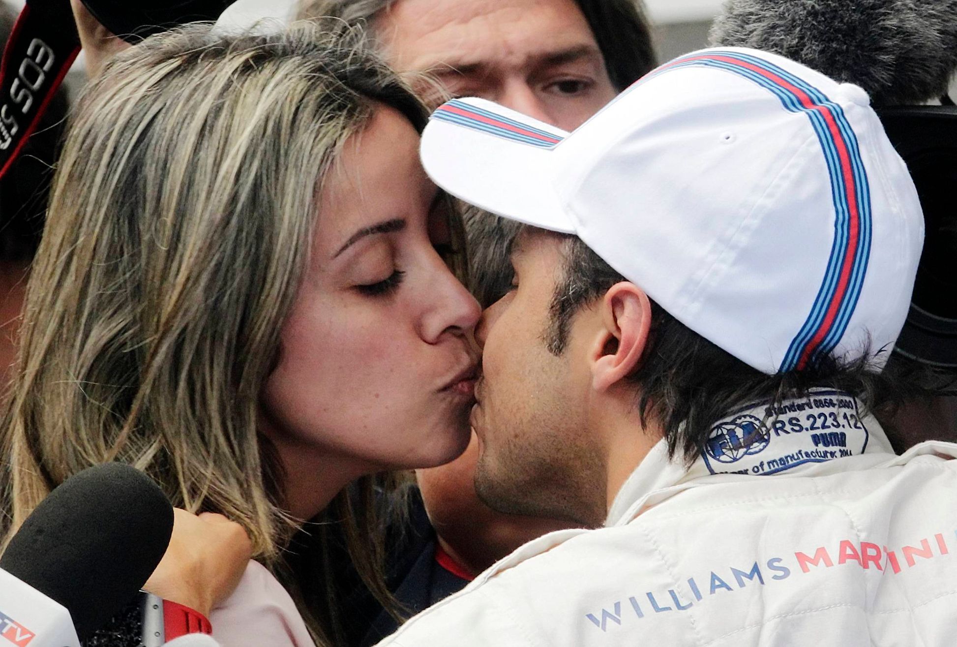 F1 VC Rakouska 2014: Felipe Massa líbá manželku Annu Rafaelu Bassiovou