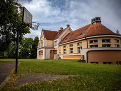 Dětská psychiatrická nemocnice Opařany.