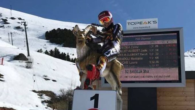 Ester Ledecká jezdí na lyžích, snowboardu i kamzících