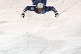 Americká boulařka Shannon Bahrkeová v akci. Soupeřka naší akrobatické lyžařky Nikoly Sudové.