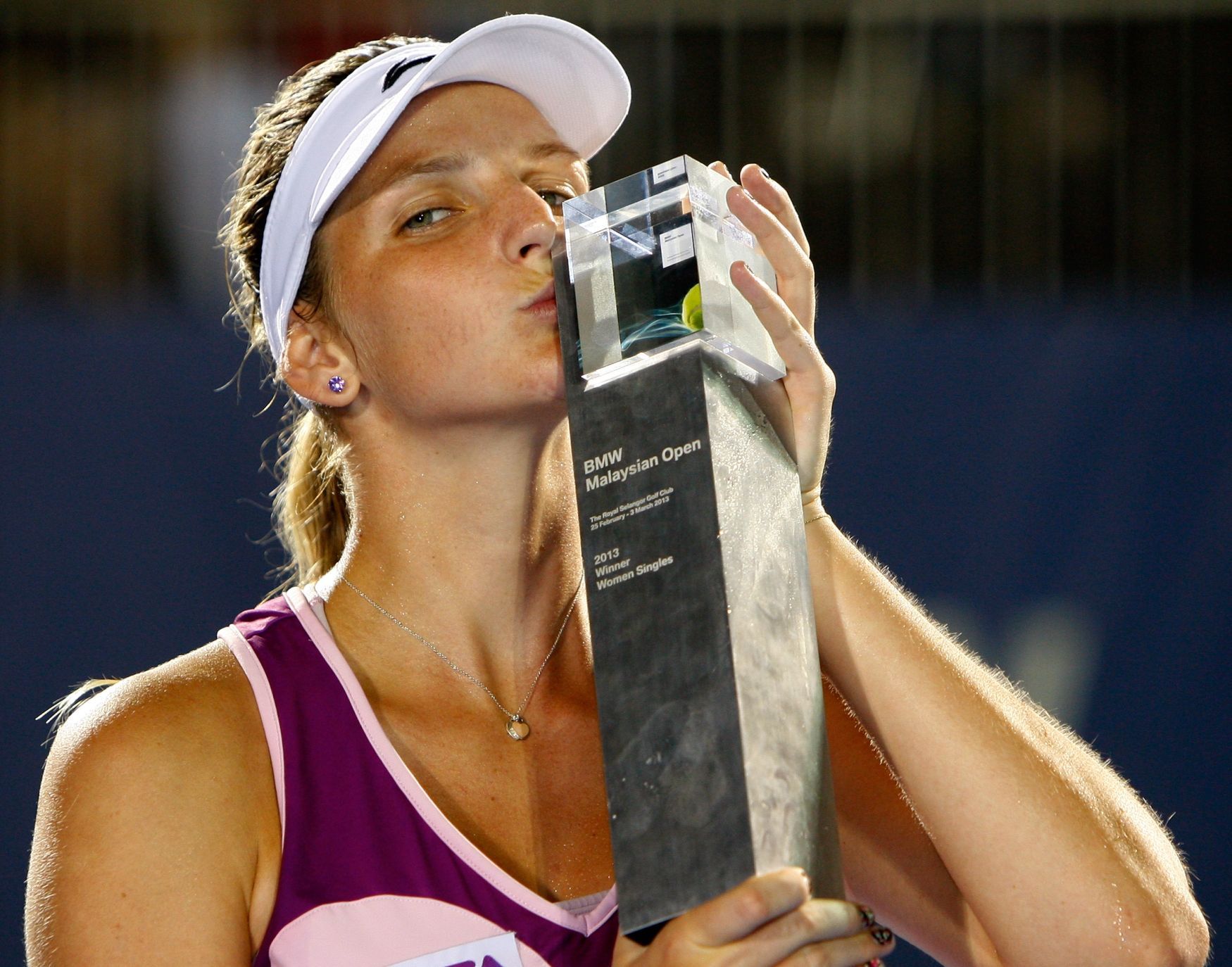Karolína Plíšková se raduje ze svého prvního titulu na okruhu WTA