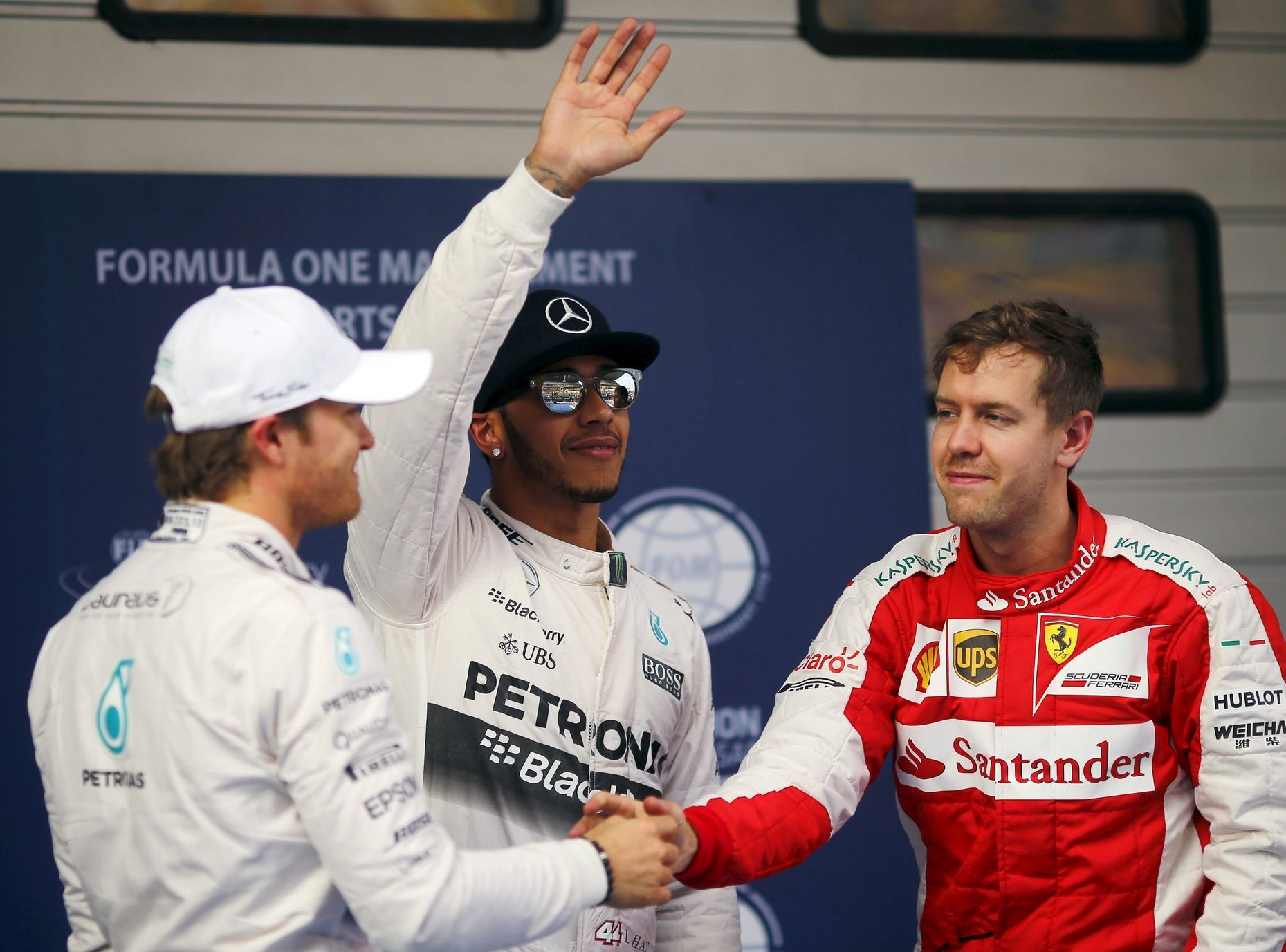 F1, VC Číny 2015: Nico Rosberg, Mercedes; Lewis Hamilton, Mercedes a Sebastian Vettel, Ferari