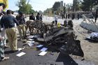Tři bombové útoky v Pákistánu si vyžádaly na 40 obětí