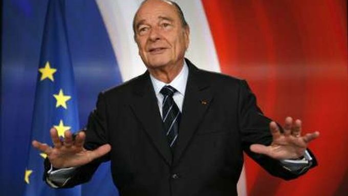 Chirac při nedělním "rozlučkovém" projevu.