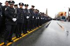 Tichý protest. New York se loučil s dalším mrtvým policistou