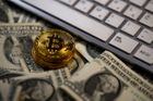 Cenné papíry na bitcoin při debutu na chicagské burze stouply o víc než 20 procent