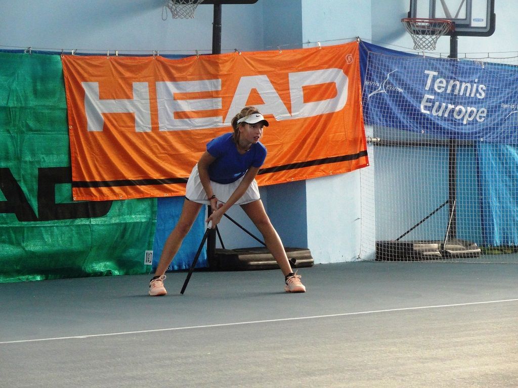 Linda Fruhvirtová, mladá česká tenistka