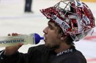 Kovář vychytal první nulu v sezoně KHL, k vítězství přispěl i Salák