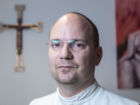 Marek František Drábek (*1977) Marek Drábek, kaplan, Nemocnice pod Petřínem