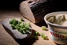 Češi už 5 let žijí bez "pomazánkového másla". Oblíbený EU mýtus prodej vůbec nezměnil
