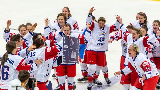 České hokejistky slaví postup na olympiádu v Pekingu 2022