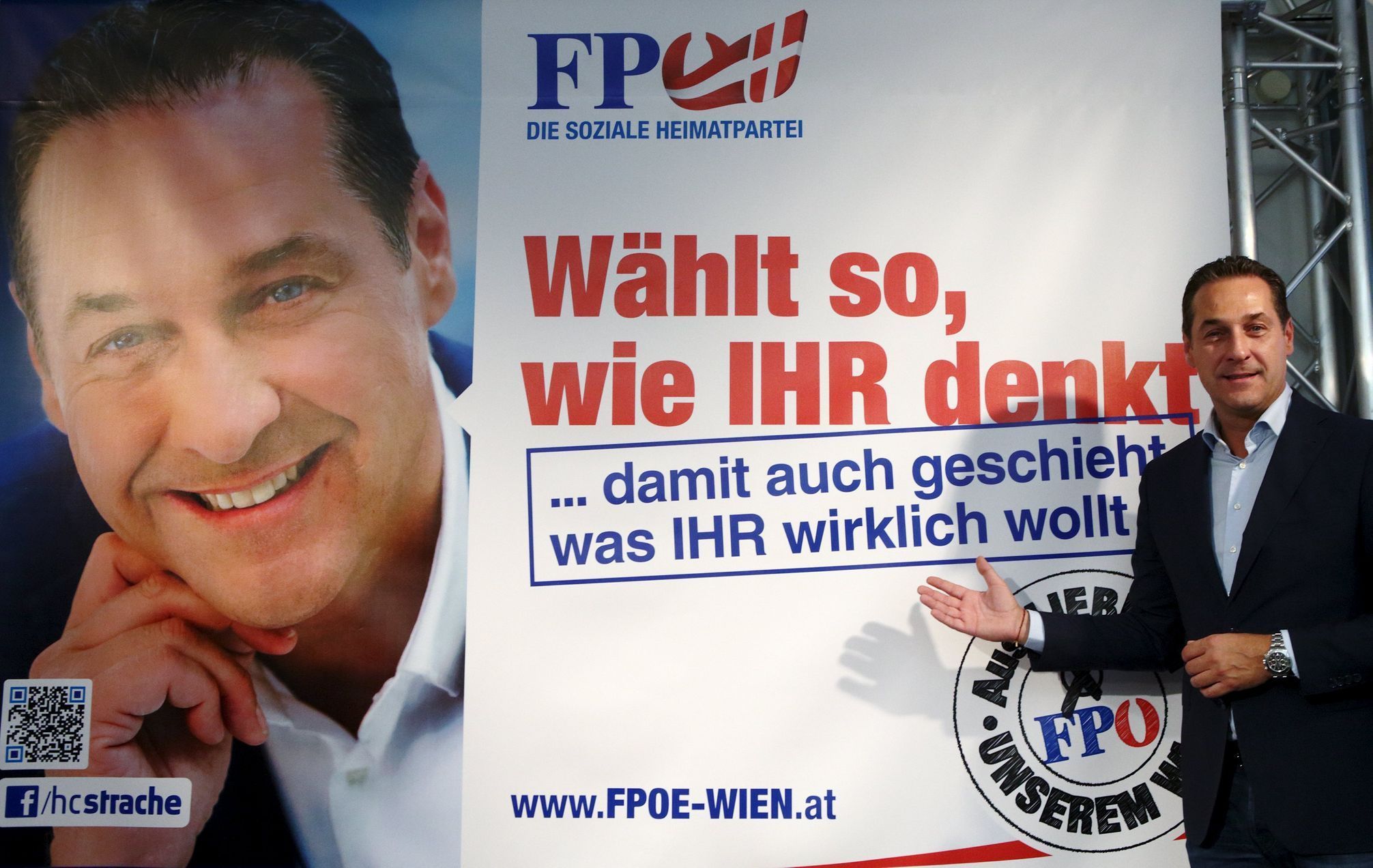 Šéf rakouské krajně pravicové FPÖ Strache po volebním úspěchu v Horních Rakousech.