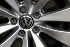 Volkswagen už ví, jak opraví šidící motory. Pomůže i plastová mřížka