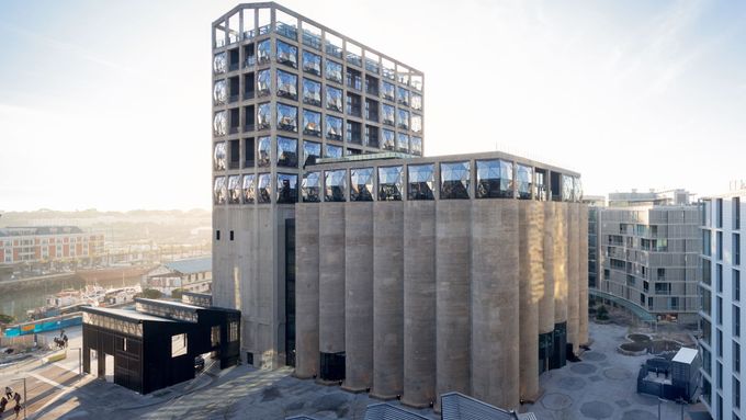 Britský architekt změnil silo v gigantické muzeum, hotel a výzkumná centra