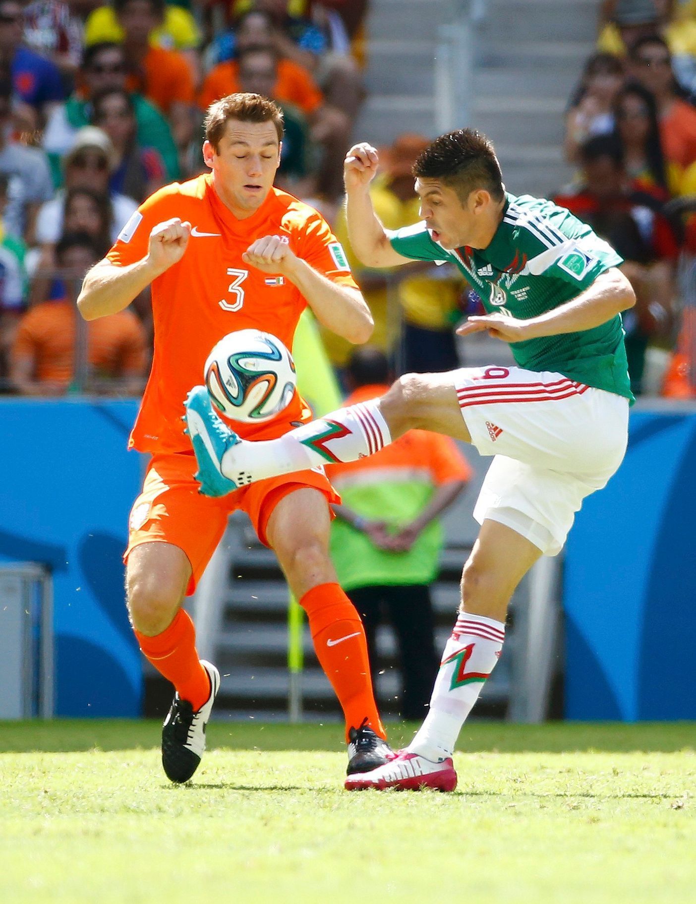 MS 2014, Nizozemsko-Mexiko: Stefan de Vrij - Oribe Peralta