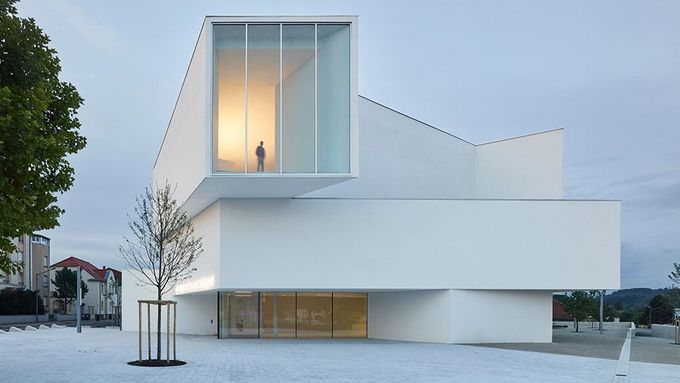 Prohlédněte si 15 vybraných projektů, které se uchází o prestižní evropskou cenu za architekturu Mies van der Rohe Award.