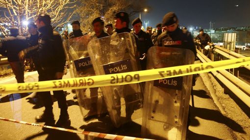 Turecká policie na místě výbuchu