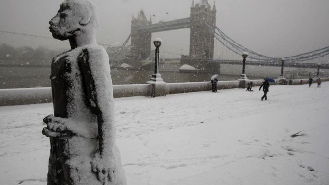Británie zažívá nehorší zimu od roku 1910
