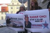 Some of the protesters (these ones from No to Radar Base Movement - Ne základnám) carried banners that ridiculed Czech top leaders. In this case head of Civic Democrats (ODS) Mirek Topolánek and head of their major rival Social Democrats Jiří Paroubek.