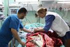 Foto: Pod palbou raket, i tak Lékaři bez hranic léčí v Gaze