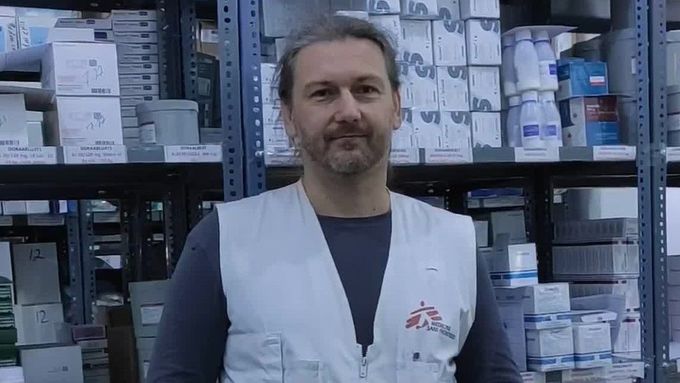 Hned na začátku se ukázalo, že spravedlnost v rozdělování vakcín nefunguje, upozorňuje farmaceut Stanislav Havlíček z misí Lékařů bez hranic.