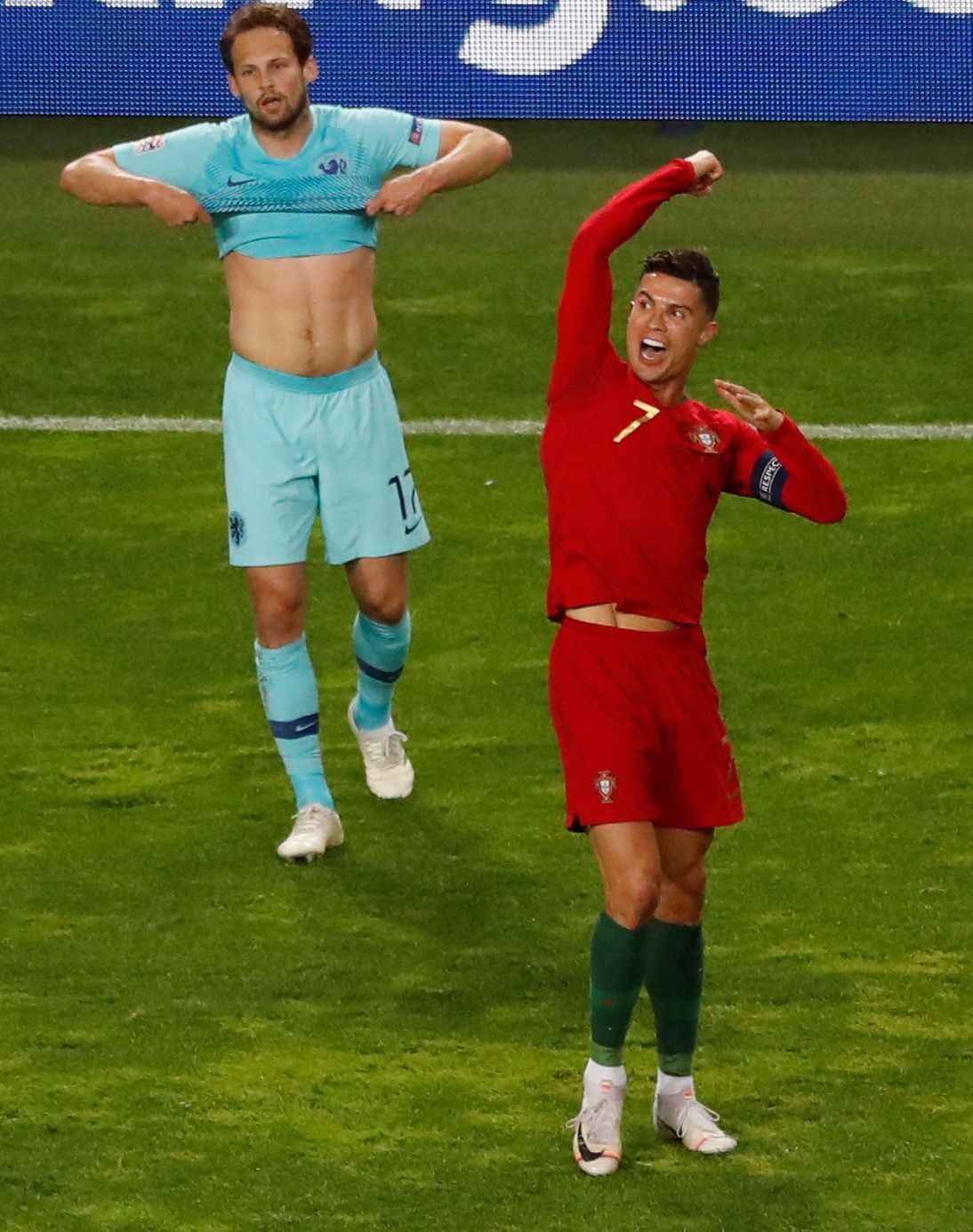 Ronaldo a Daley Blind, finále Ligy národů Portugalsko vs. Nizozemí