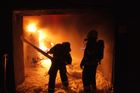 Na Náchodsku v noci hořely rodinný dům a stodola