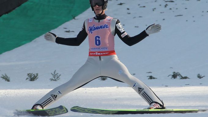 Roman Koudelka je po polovině domácího MS v letech na lyžích šestý.