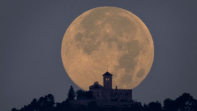 Úplněk, který nás čeká už dnes v noci, má být největším a nejjasnějším v letošním roce.
