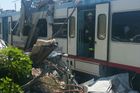 Vlakové neštěstí na jihu Itálie zavinilo nejspíš lidské selhání, počet obětí vzrostl na 27