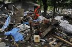 Obětí dál přibývá. Tsunami v Indonésii zabila 429 lidí, desítky osob se pohřešují