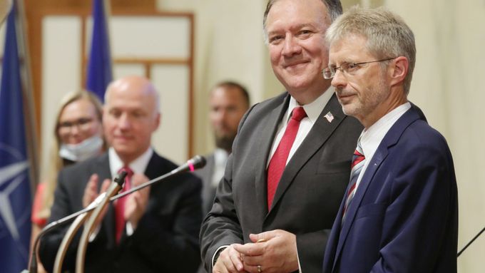 Předseda Senátu Miloš Vystrčil s ministrem zahraničí USA Mikem Pompeem, který Vystrčilovu cestu na Tchaj-wan podpořil.